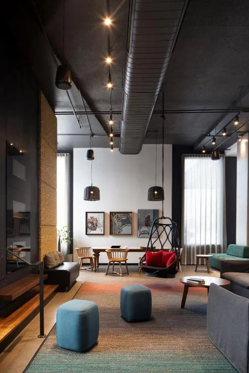 Alt Hotel Toronto Airport — 5