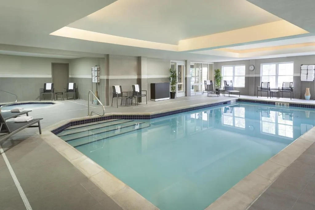 Cambridge Suites Mississauga — 4