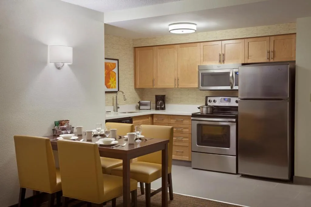 Cambridge Suites Mississauga — 5