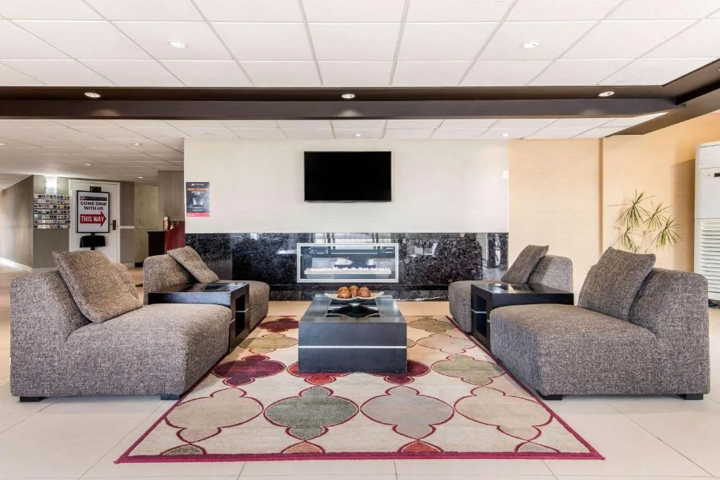 Comfort Inn Airport West — 4