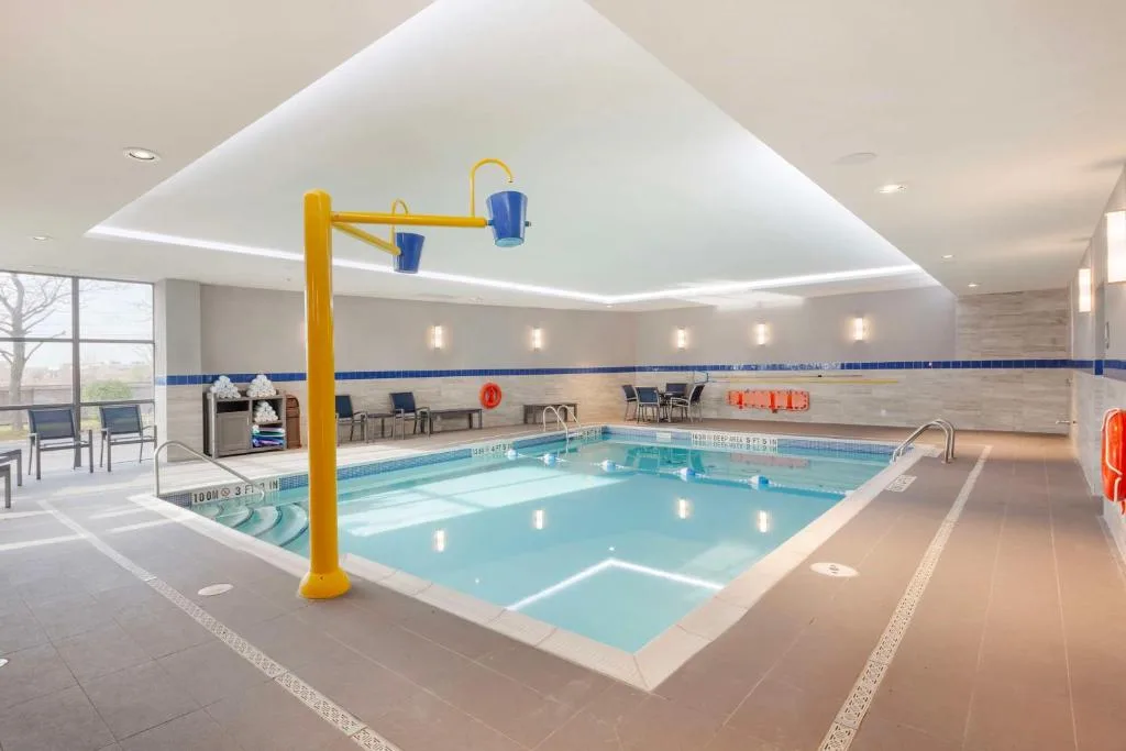 GLō Best Western Mississauga Corporate Centre — 4