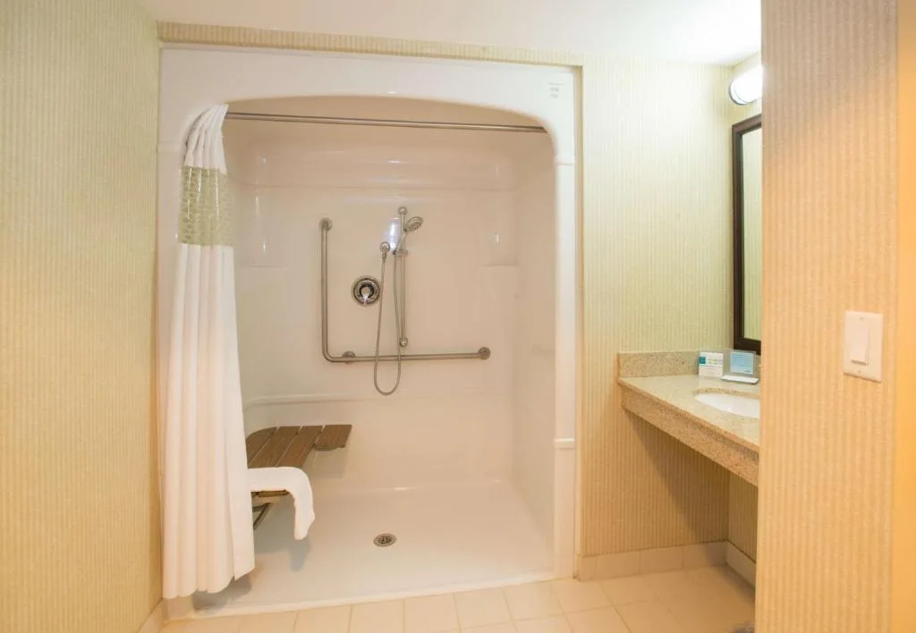 Hampton Inn Toronto-Mississauga West — 3