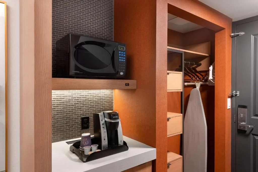 Hilton Garden Inn Toronto Airport — 3