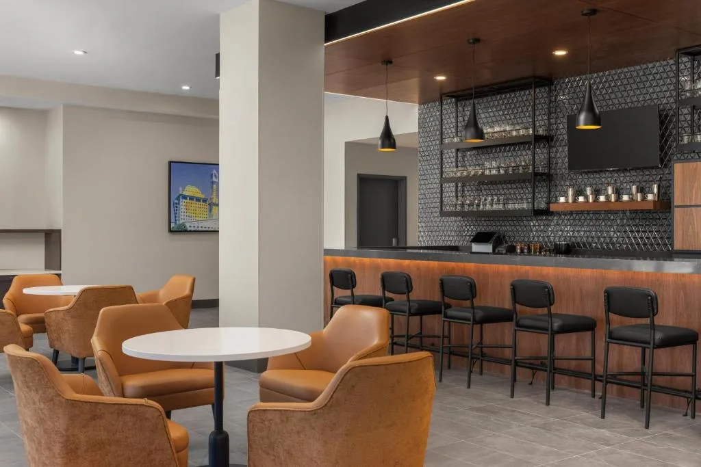 Hyatt Place Mississauga / Airport Corp Center — 5