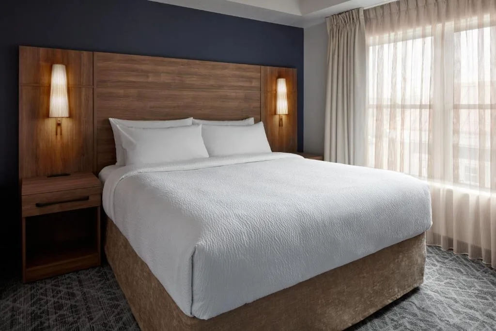 Residence Inn by Marriott Mississauga-Airport Corporate Centre West — 2