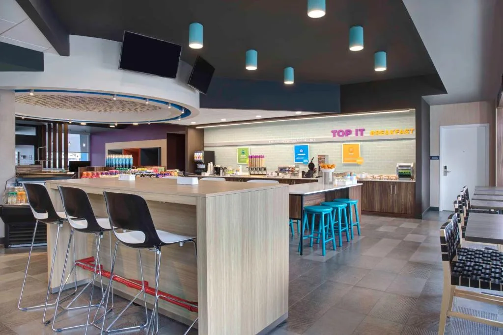 Tru By Hilton Toronto Airport West — 4