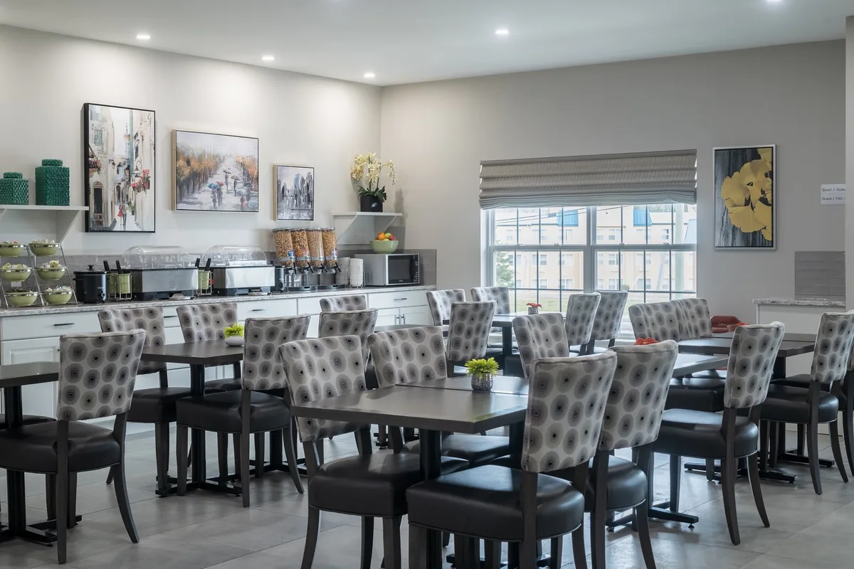 Amsterdam Inn & Suites, an Ascend Collection Hotel — 5