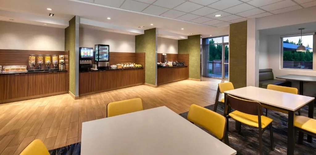 Fairfield Inn & Suites by Marriott Moncton — 4