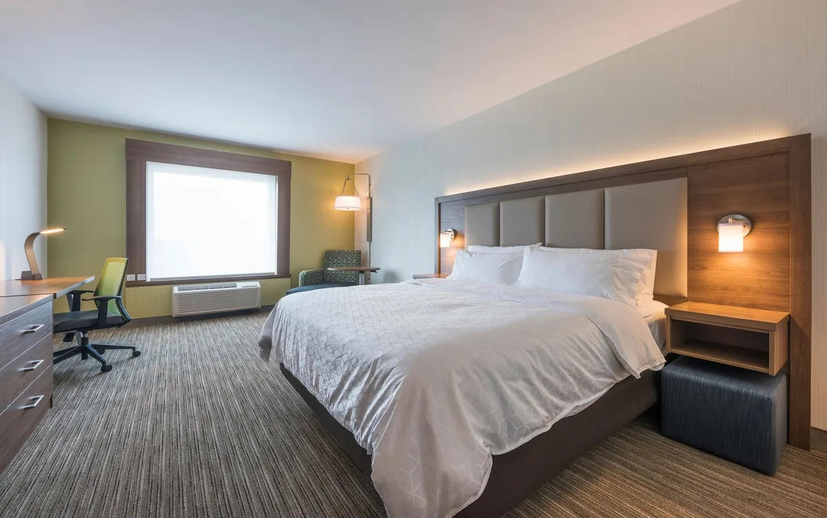 Holiday Inn Express & Suites Moncton by IHG — 3