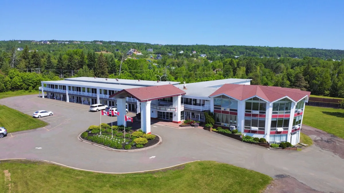 Hotel Moncton — 5