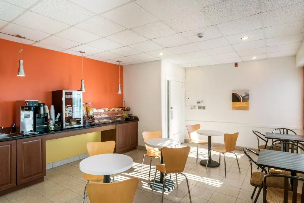 Motel 6-Moncton, NB — 4