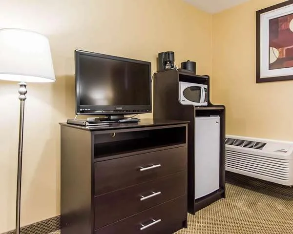 Quality Inn — 4