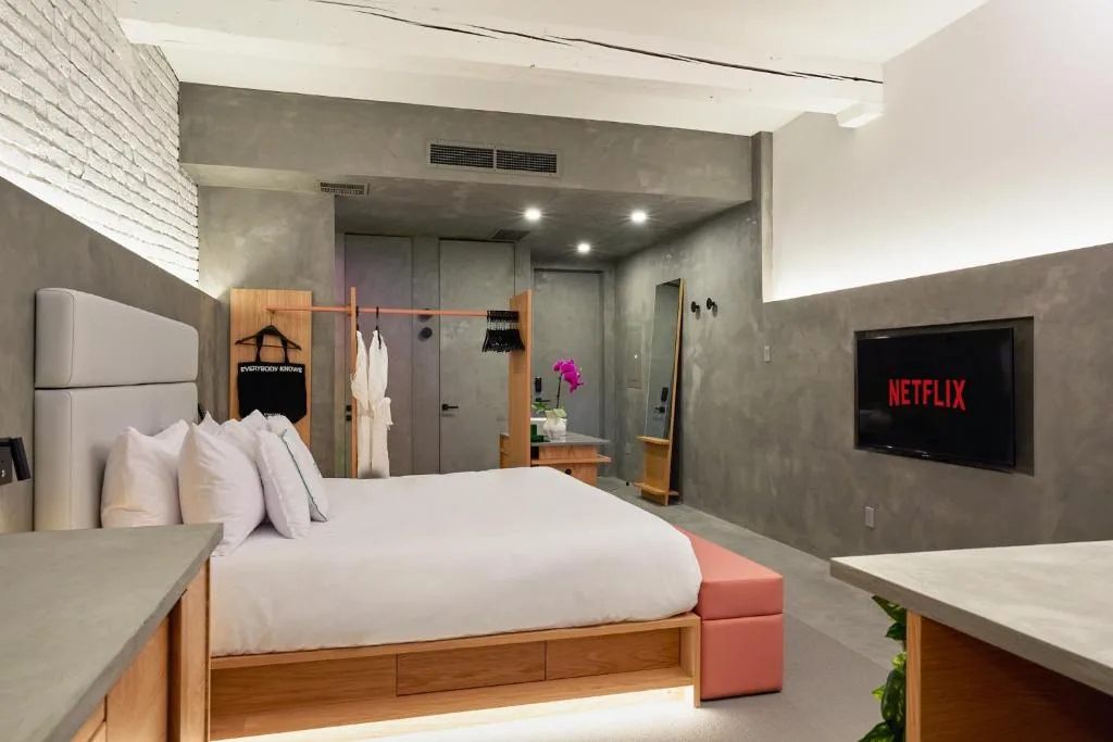 David Hotel — 5