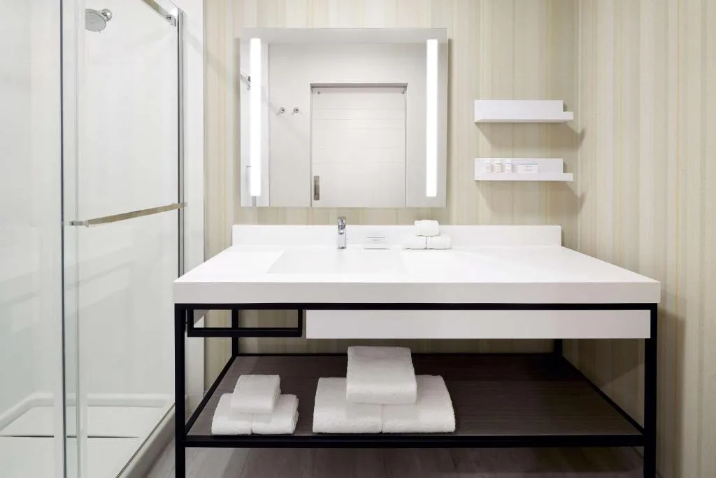 Hilton Garden Inn Montreal Midtown, Quebec, Canada — 3