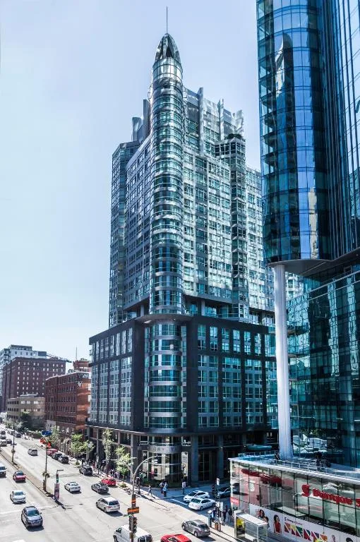 Warwick Le Crystal - Montréal — 4