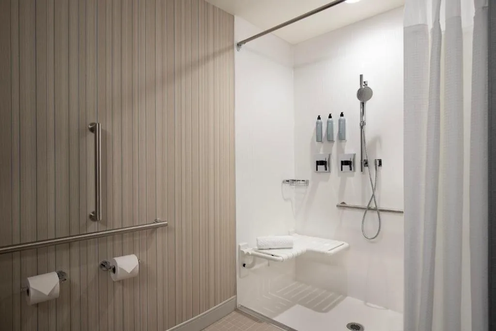 Courtyard by Marriott Nanaimo — 3