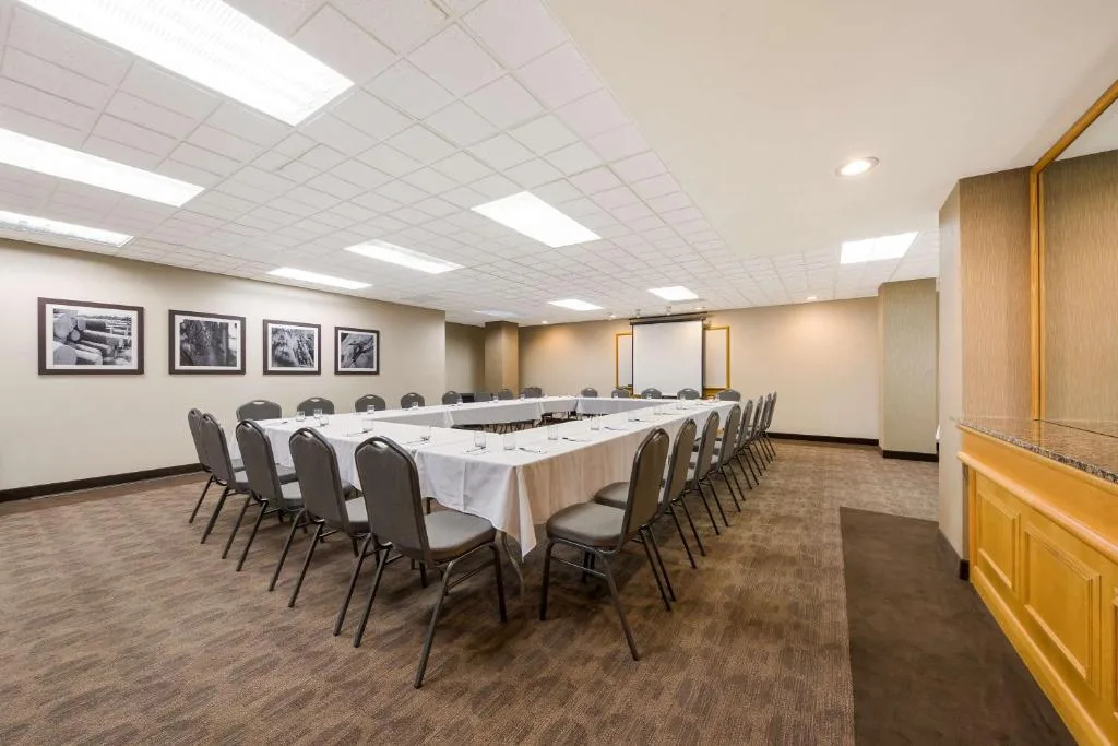 Best Western Voyageur Place Hotel — 4