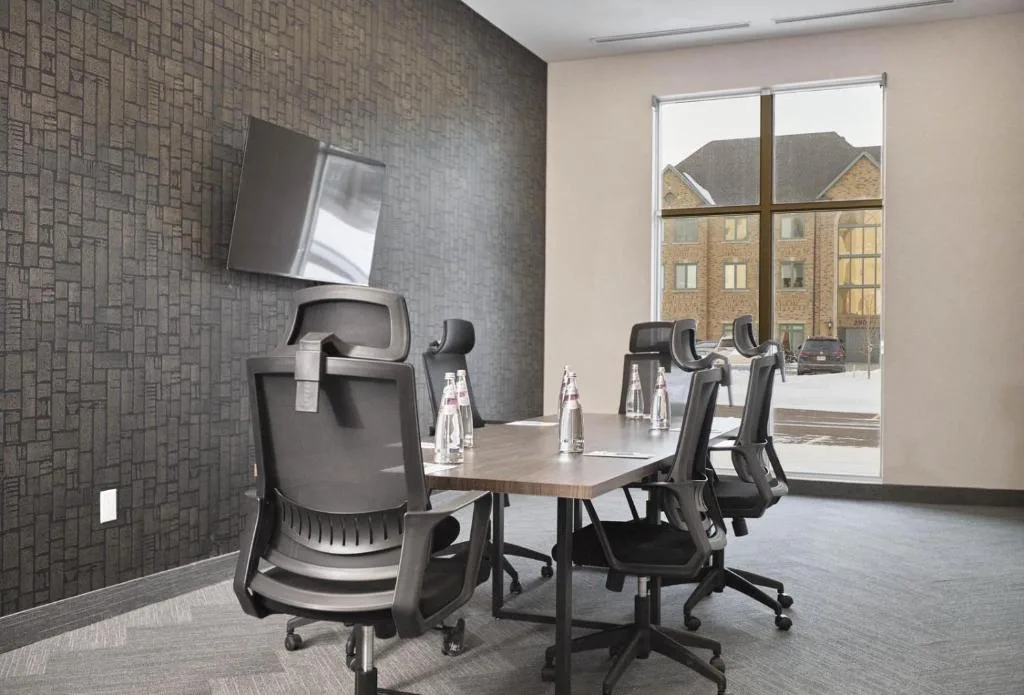 Four Points by Sheraton Oakville — 3