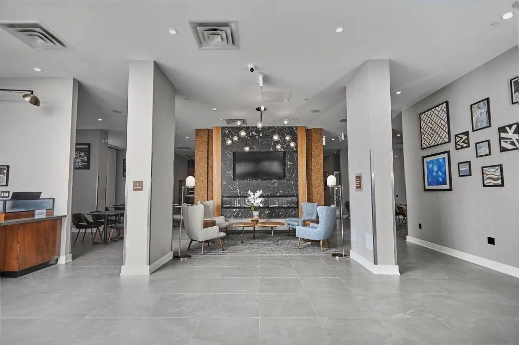 Four Points by Sheraton Oakville — 5