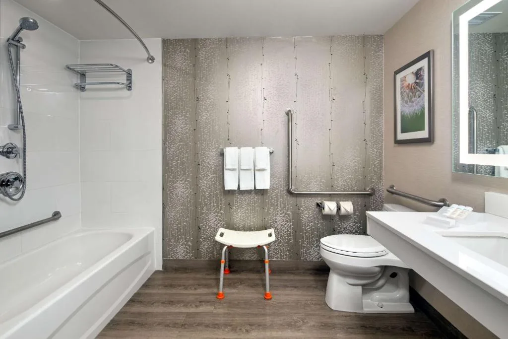 Hilton Garden Inn Toronto-Oakville — 3