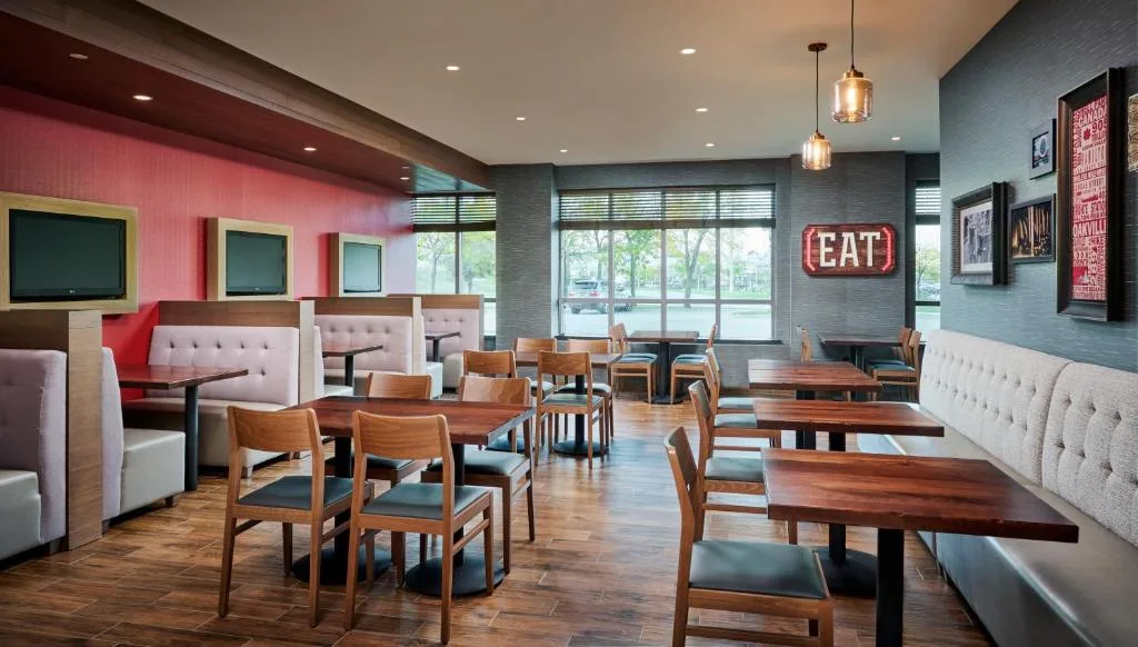 Holiday Inn & Suites Oakville at Bronte by IHG — 4