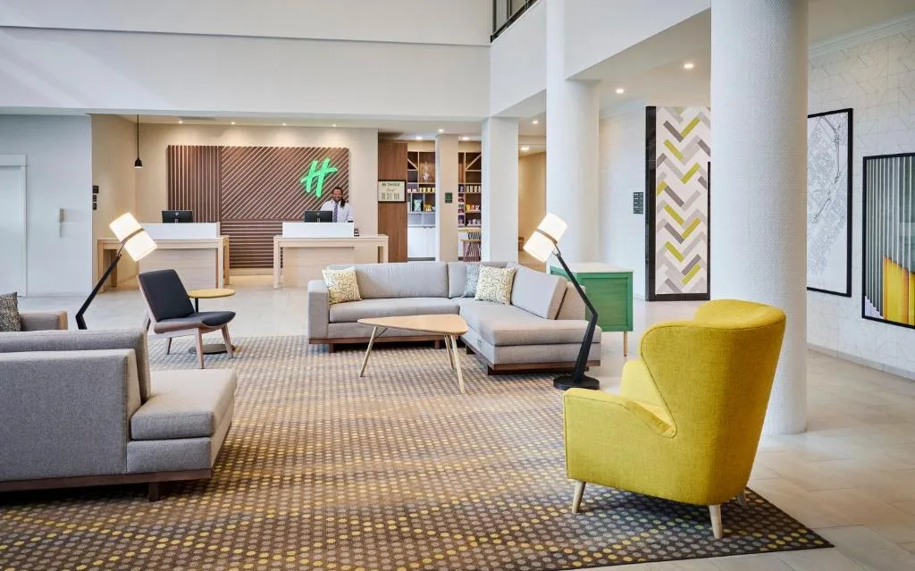 Holiday Inn & Suites Oakville at Bronte by IHG — 5