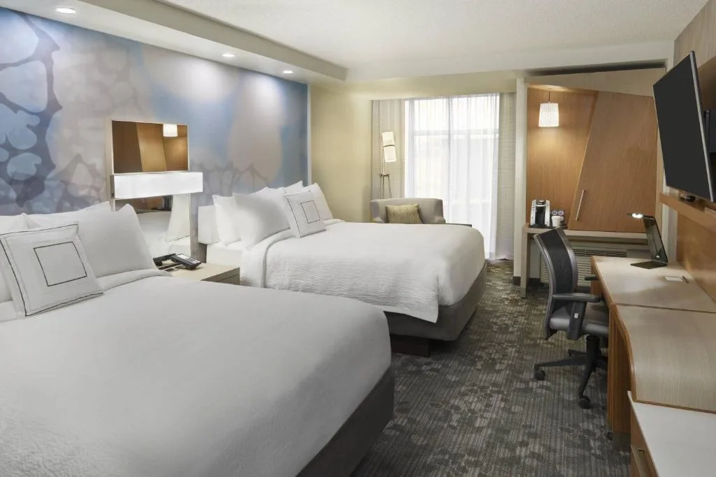 Courtyard by Marriott Oshawa — 2