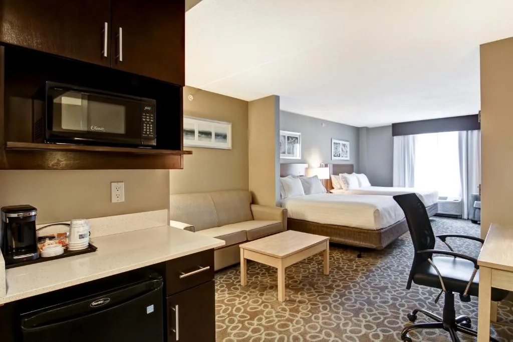 Holiday Inn Express & Suites Oshawa Downtown - Toronto Area by IHG — 2