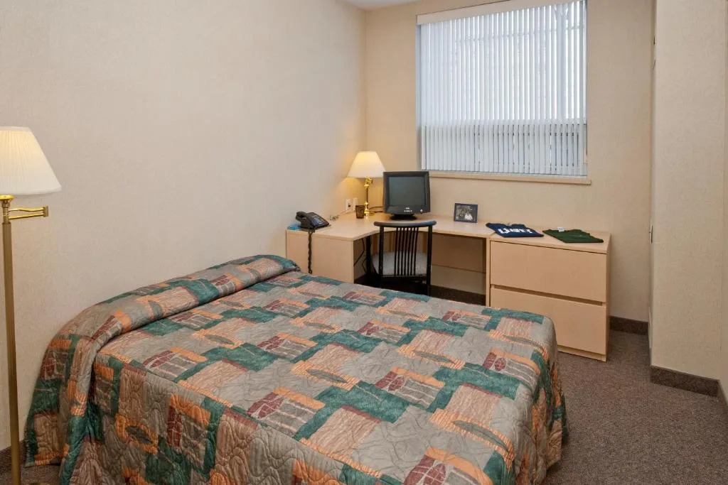 Residence & Conference Centre - Oshawa — 2