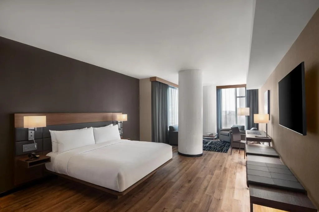 AC Hotel by Marriott Ottawa Downtown — 4