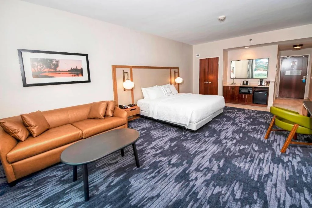 Fairfield Inn & Suites by Marriott Ottawa Airport — 2