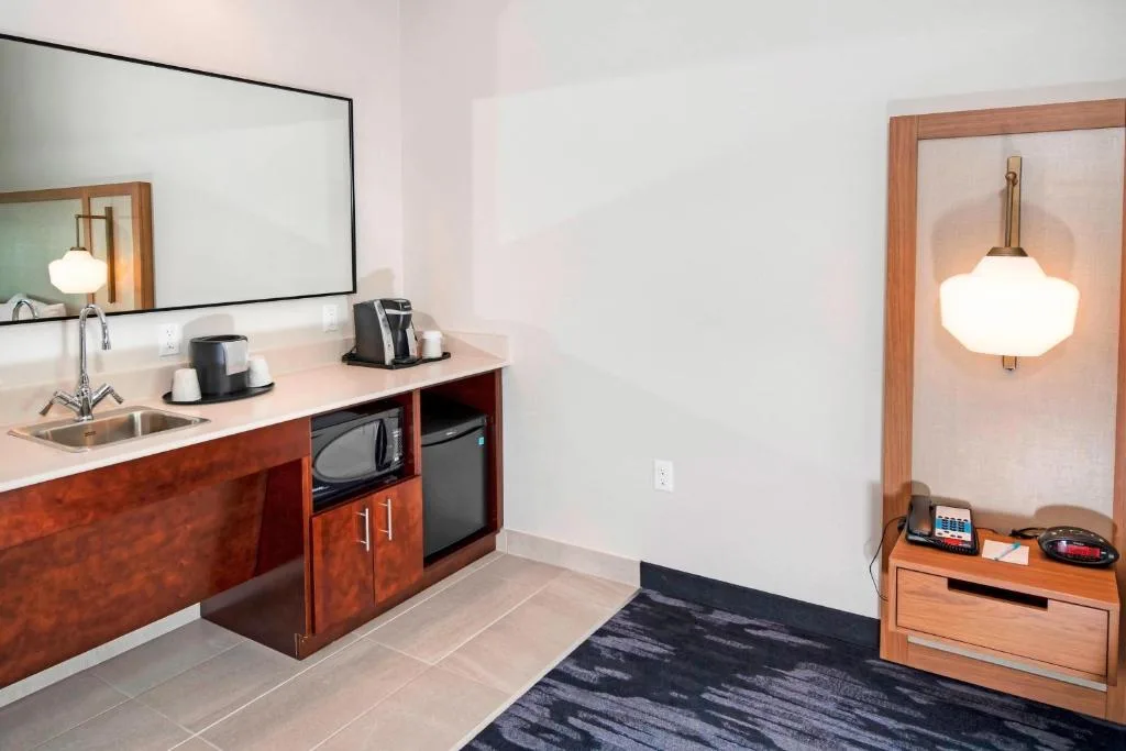Fairfield Inn & Suites by Marriott Ottawa Airport — 3