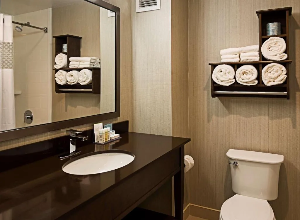 Hampton Inn by Hilton Ottawa Airport — 3