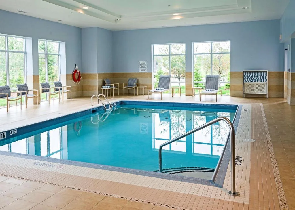 Hampton Inn by Hilton Ottawa Airport — 4