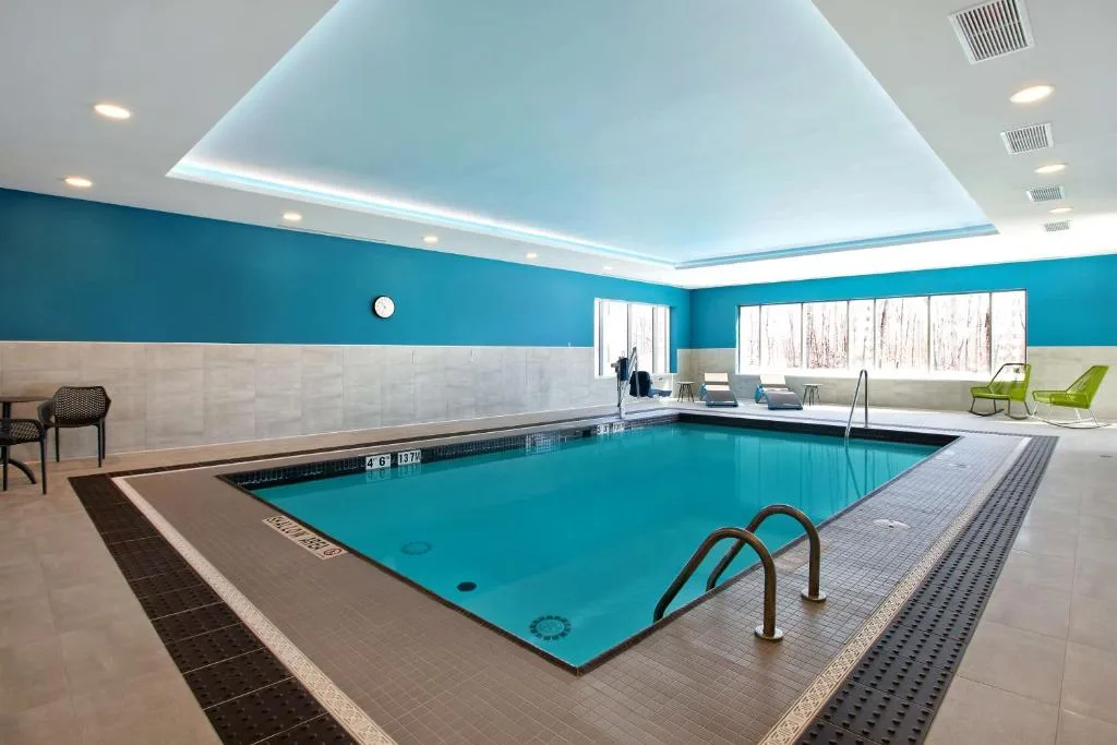 Hampton Inn & Suites Ottawa West, Ontario, Canada — 4