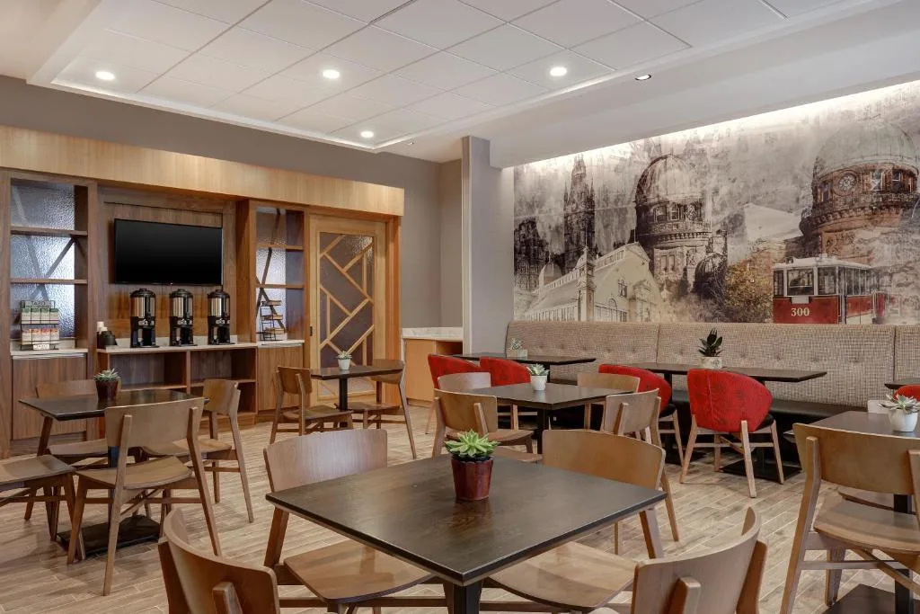 Hyatt Place Ottawa West — 5