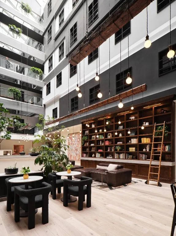Metcalfe Hotel Ottawa by Gray Collection