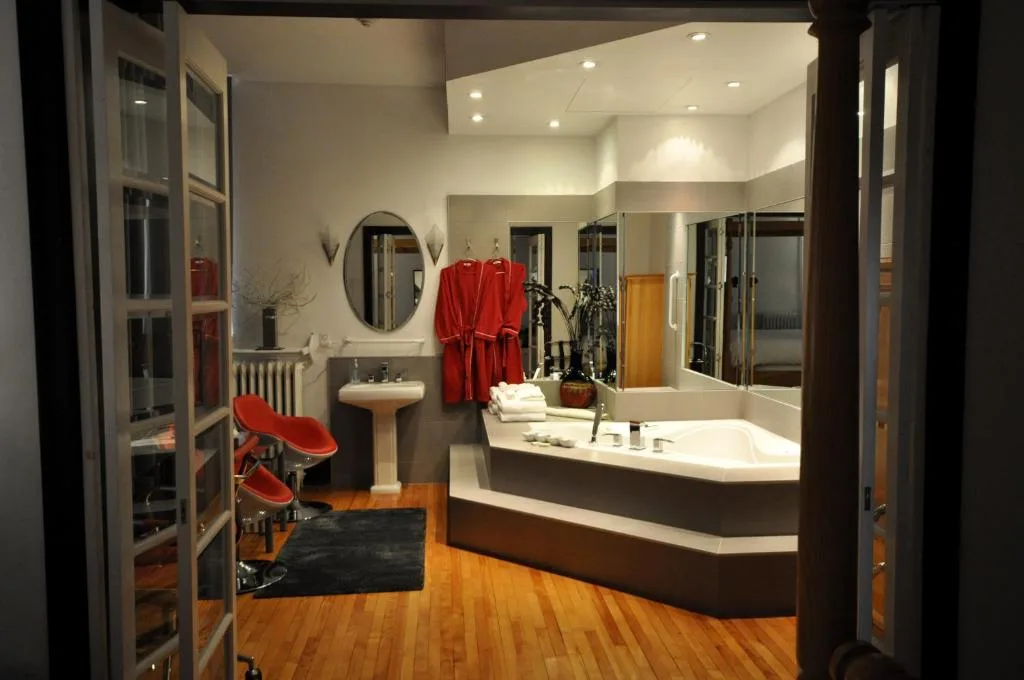 Swiss Hotel — 3