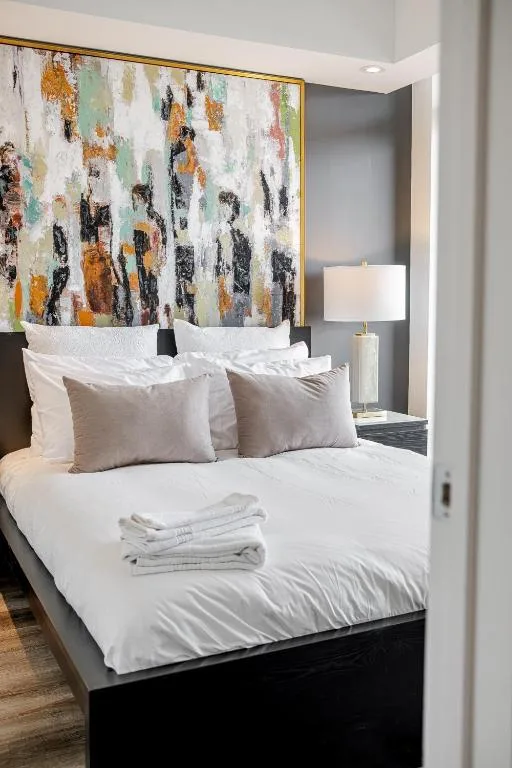 Westview Luxury Suites — 5