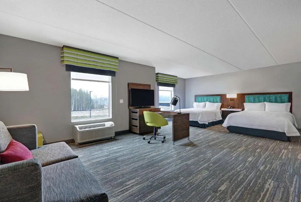 Hampton Inn Peterborough — 2
