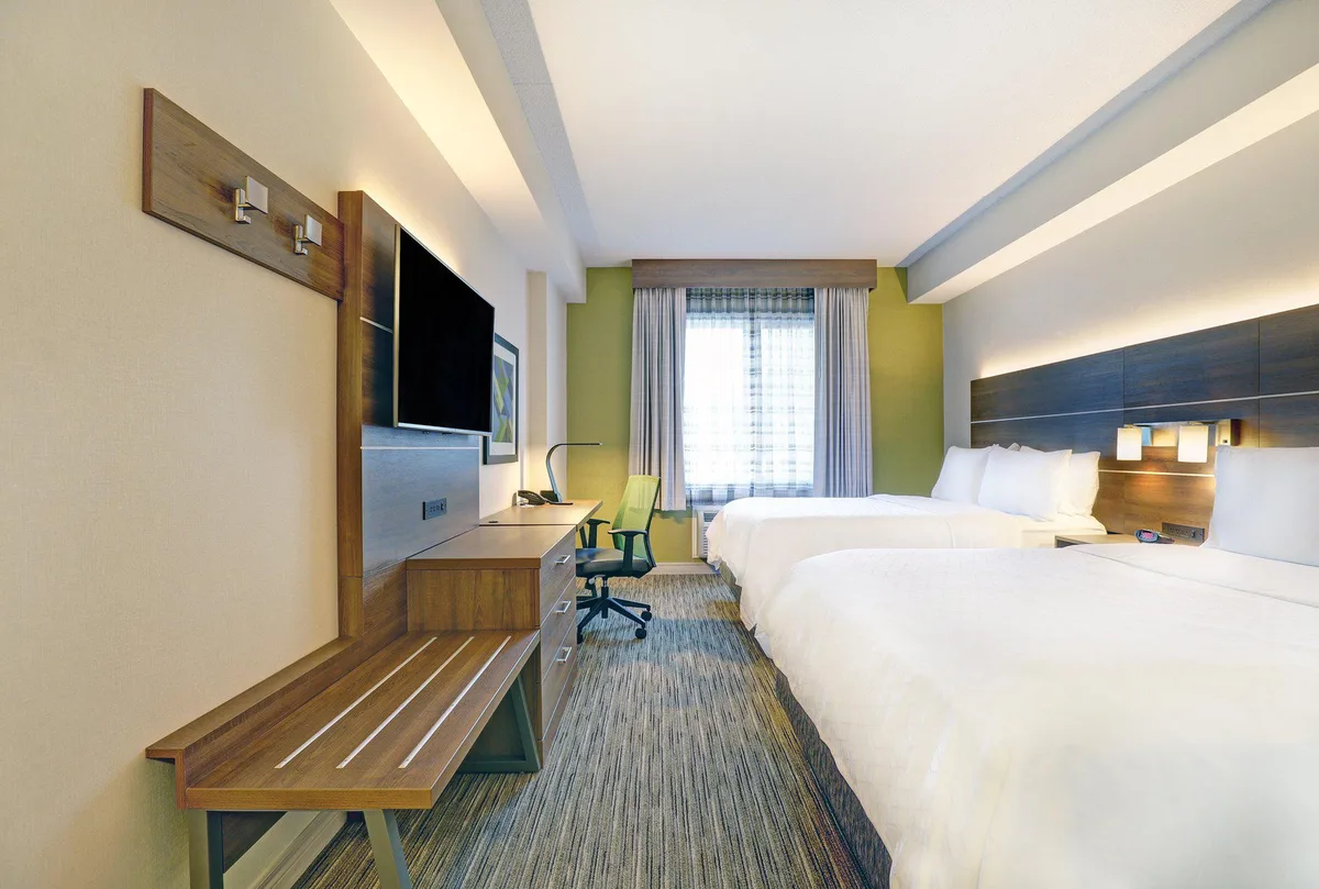 Holiday Inn Express Whitby Oshawa by IHG — 2