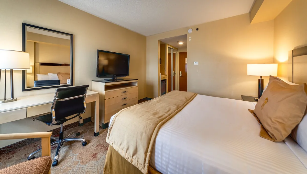 Monte Carlo Inn & Suites - Downtown Markham — 5