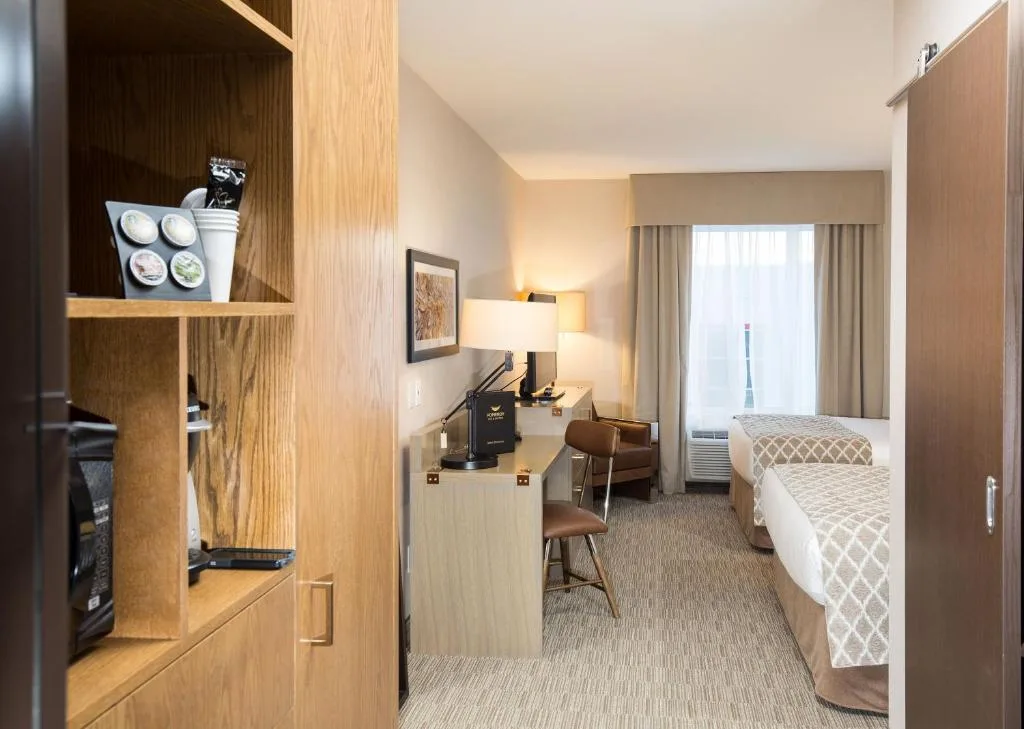 Pomeroy Inn & Suites Prince George — 2