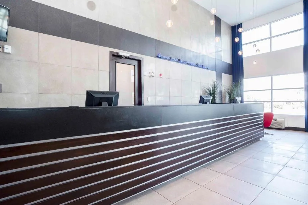 Sandman Signature Prince George Hotel — 2