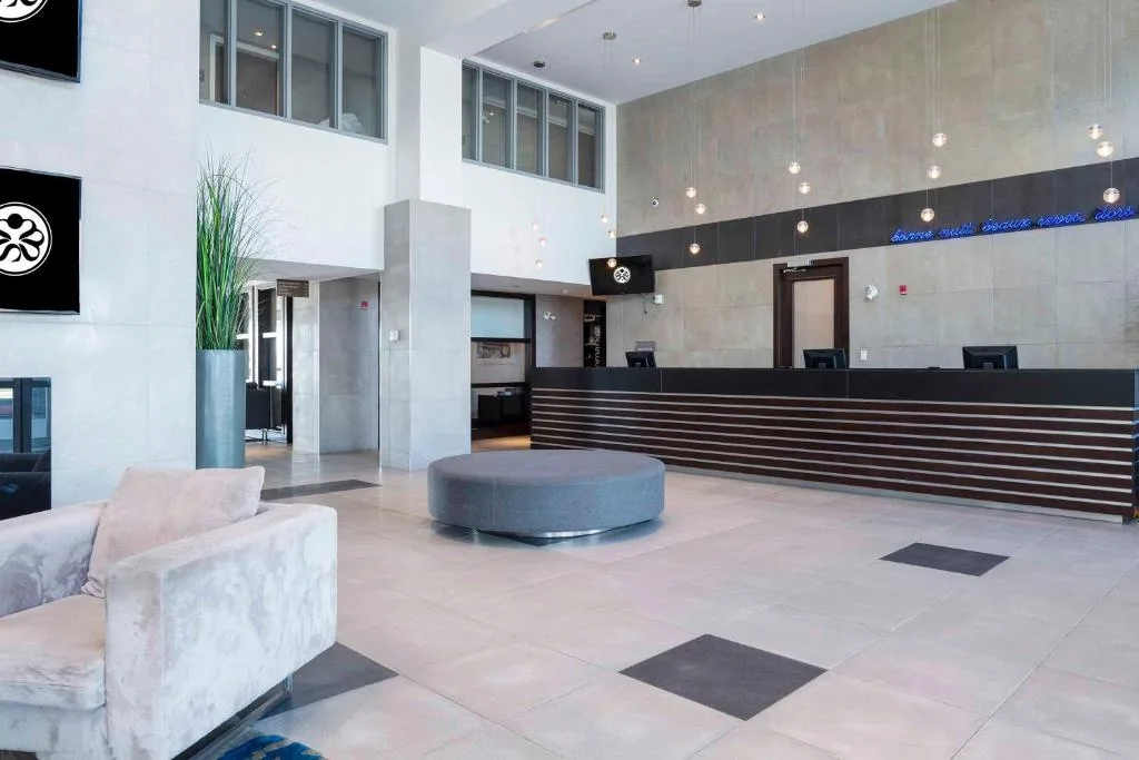 Sandman Signature Prince George Hotel — 5