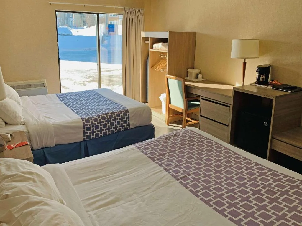 Econo Lodge Airport Quebec — 2