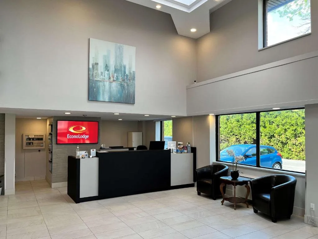 Econo Lodge Airport Quebec — 4
