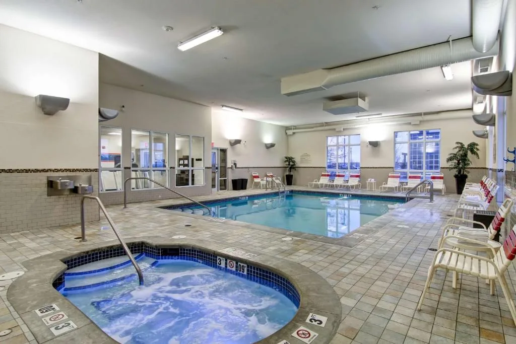 Hampton Inn & Suites Red Deer — 2