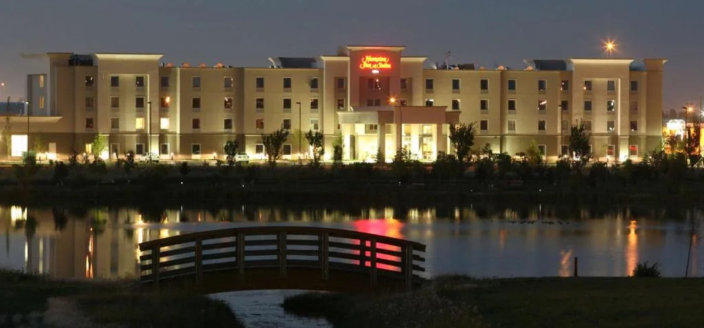 Hampton Inn & Suites Red Deer — 5