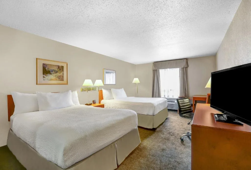 Prairie Crest Red Deer by IHG — 2